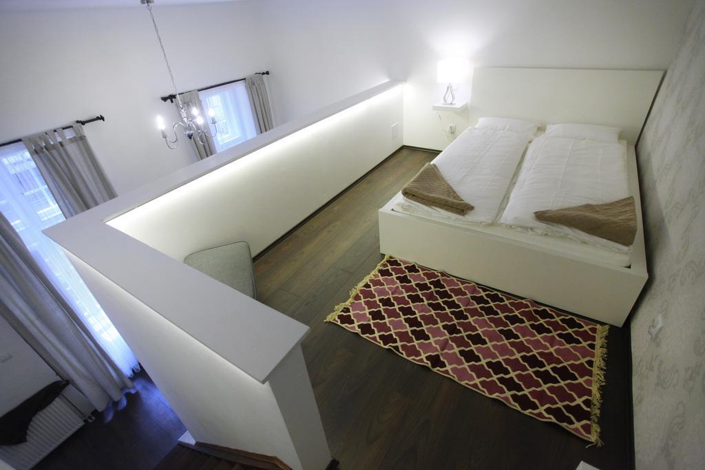 Chain Bridge Apartment Budapest Room photo