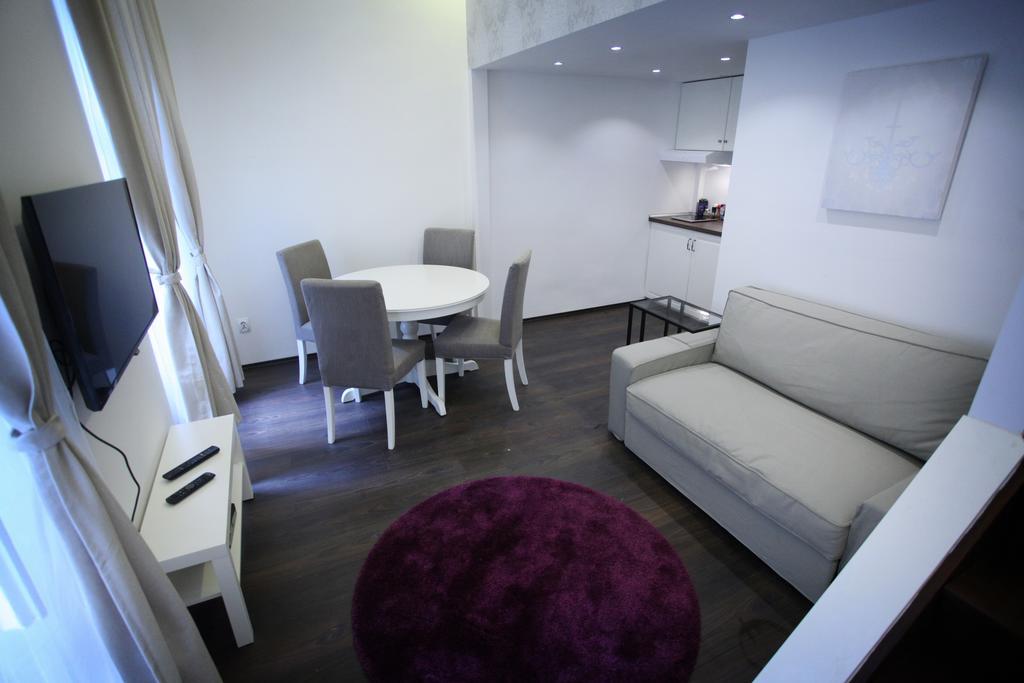 Chain Bridge Apartment Budapest Room photo